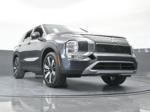 New 2026 Mitsubishi Outlander SE image 76