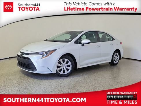 Used 2025 Toyota Corolla LE FWD image 1