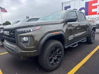 Used 2025 GMC Canyon Elevation w/ Convenience Package