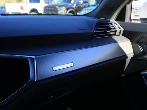 Used 2024 Audi Q3 2.0T Premium image 27