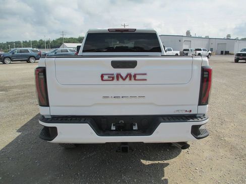 New 2026 GMC Sierra 2500 AT4 AWD/4WD image 5