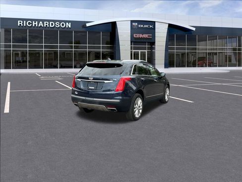 Used 2018 Cadillac XT5 Platinum w/ Driver Assist Package AWD/4WD image 5