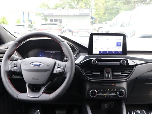 Used 2025 Ford Escape ST-Line Select AWD/4WD image 17