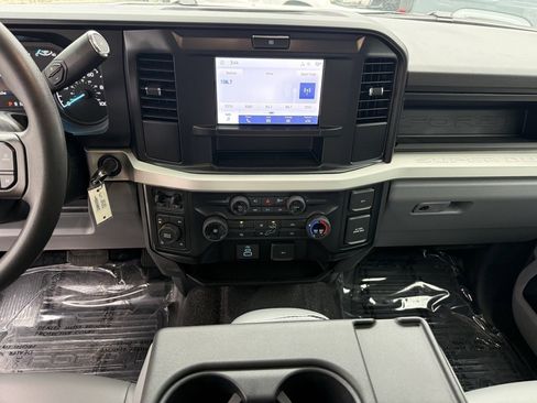 Used 2025 Ford F350 XL w/ 360-Degree Camera Package image 23