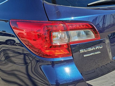 Used 2018 Subaru Outback 2.5i Limited image 35