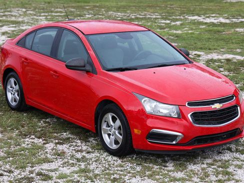 Used 2015 Chevrolet Cruze L FWD image 15
