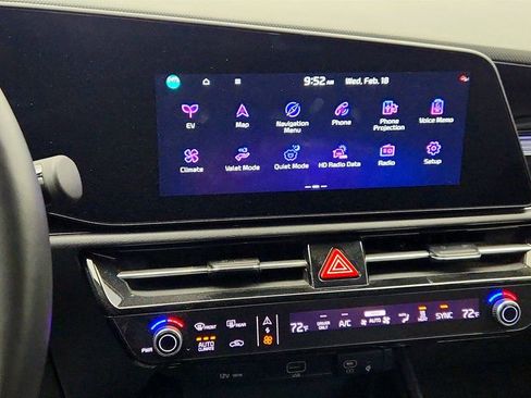 Used 2023 Kia Niro Wave image 16