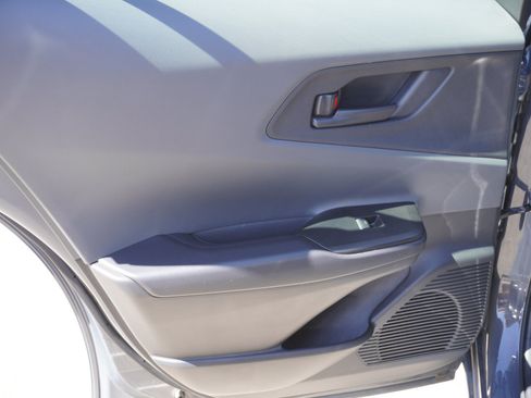 Used 2025 Toyota Prius LE FWD image 12