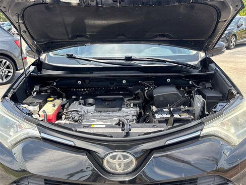 Used 2017 Toyota RAV4 XLE FWD image 28