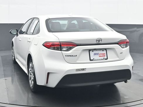 Used 2024 Toyota Corolla LE FWD image 4