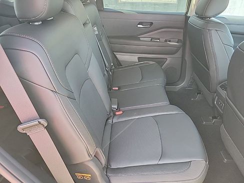 New 2026 Nissan Pathfinder SL image 41