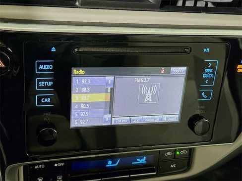 Used 2019 Toyota Corolla LE image 6