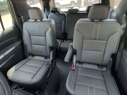 New 2026 Chevrolet Traverse High Country w/ LPO, Floor Liner Package FWD image 8