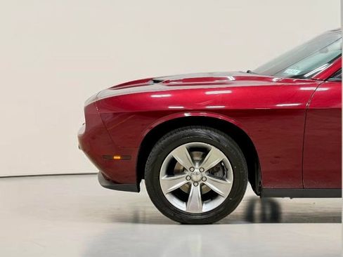 Used 2019 Dodge Challenger SXT RWD image 19