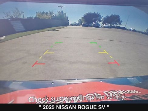Used 2025 Nissan Rogue SV w/ SV Premium Package image 39