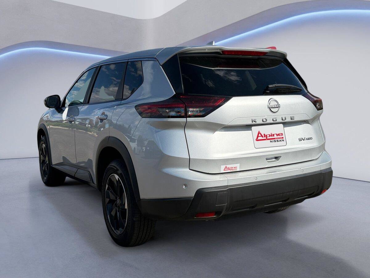 Used 2024 Nissan Rogue SV AWD/4WD image 3