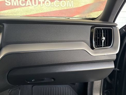 Used 2018 Volvo XC60 T6 R-Design w/ Convenience Package AWD/4WD image 14