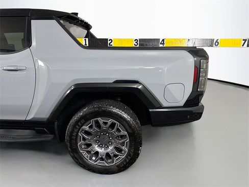 Used 2024 GMC Hummer EV 3X image 19