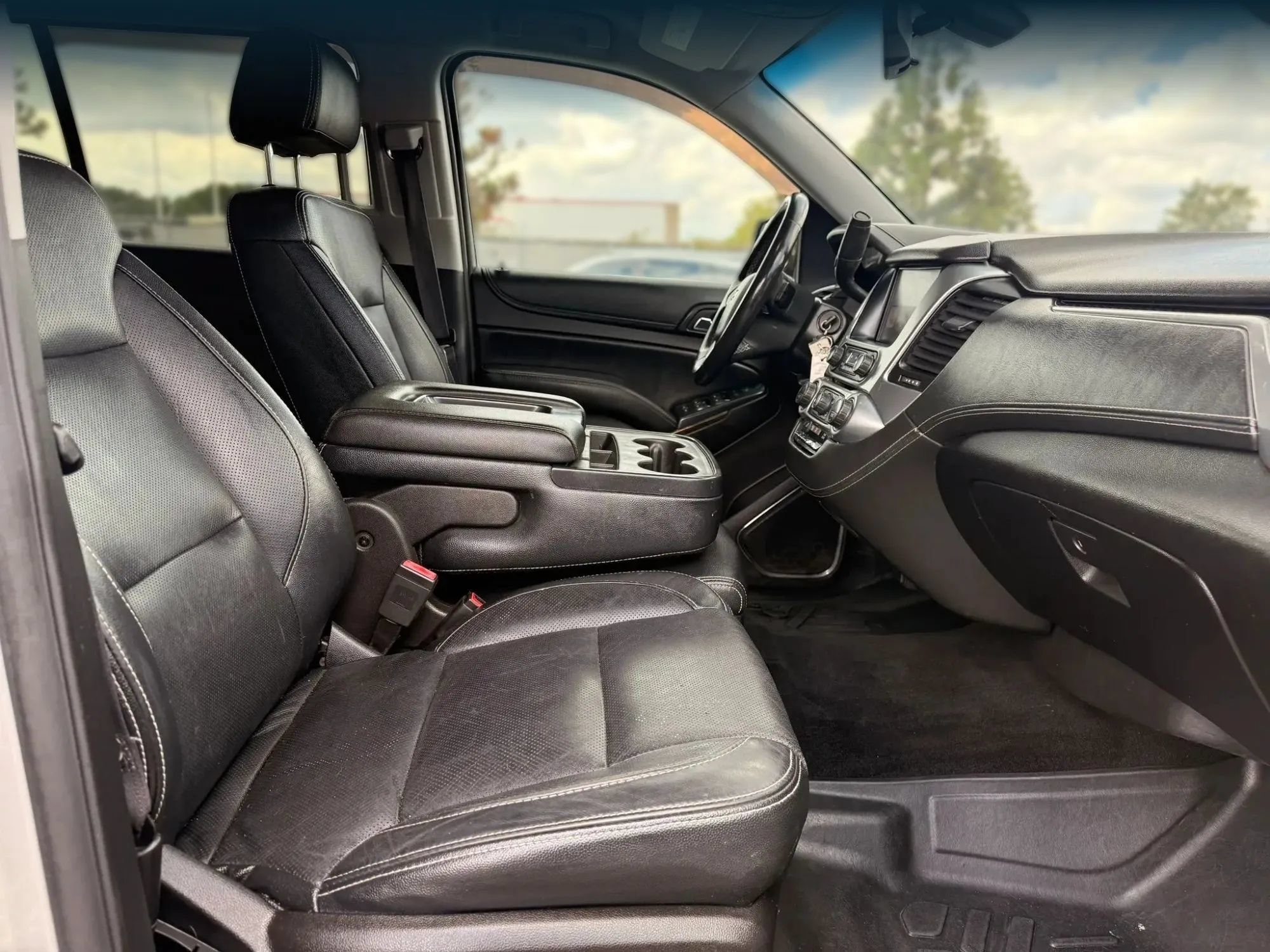 Used 2017 Chevrolet Suburban LS AWD/4WD image 18