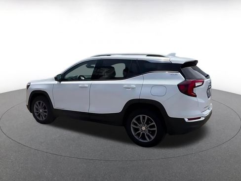 Used 2024 GMC Terrain SLT AWD/4WD image 10
