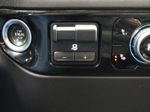 Used 2025 GMC Sierra 1500 SLT image 29