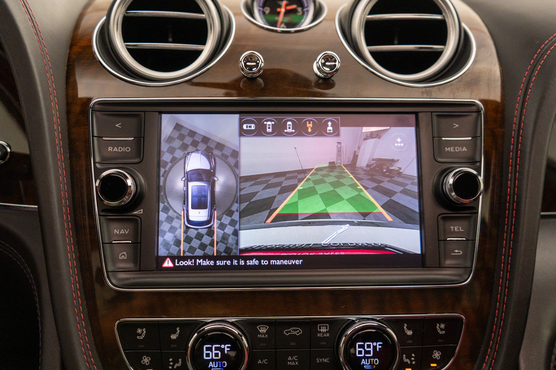 Used 2018 Bentley Bentayga Activity AWD/4WD image 35