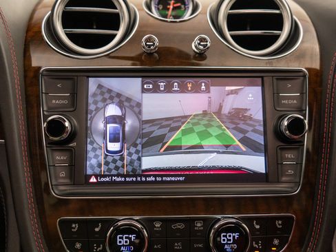 Used 2018 Bentley Bentayga Activity AWD/4WD image 35