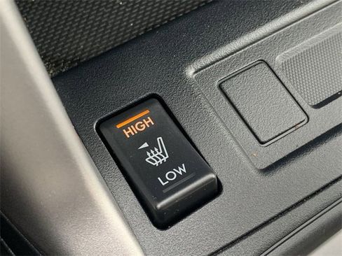 Used 2015 Subaru Forester 2.5i Premium w/ All-Weather Package image 27