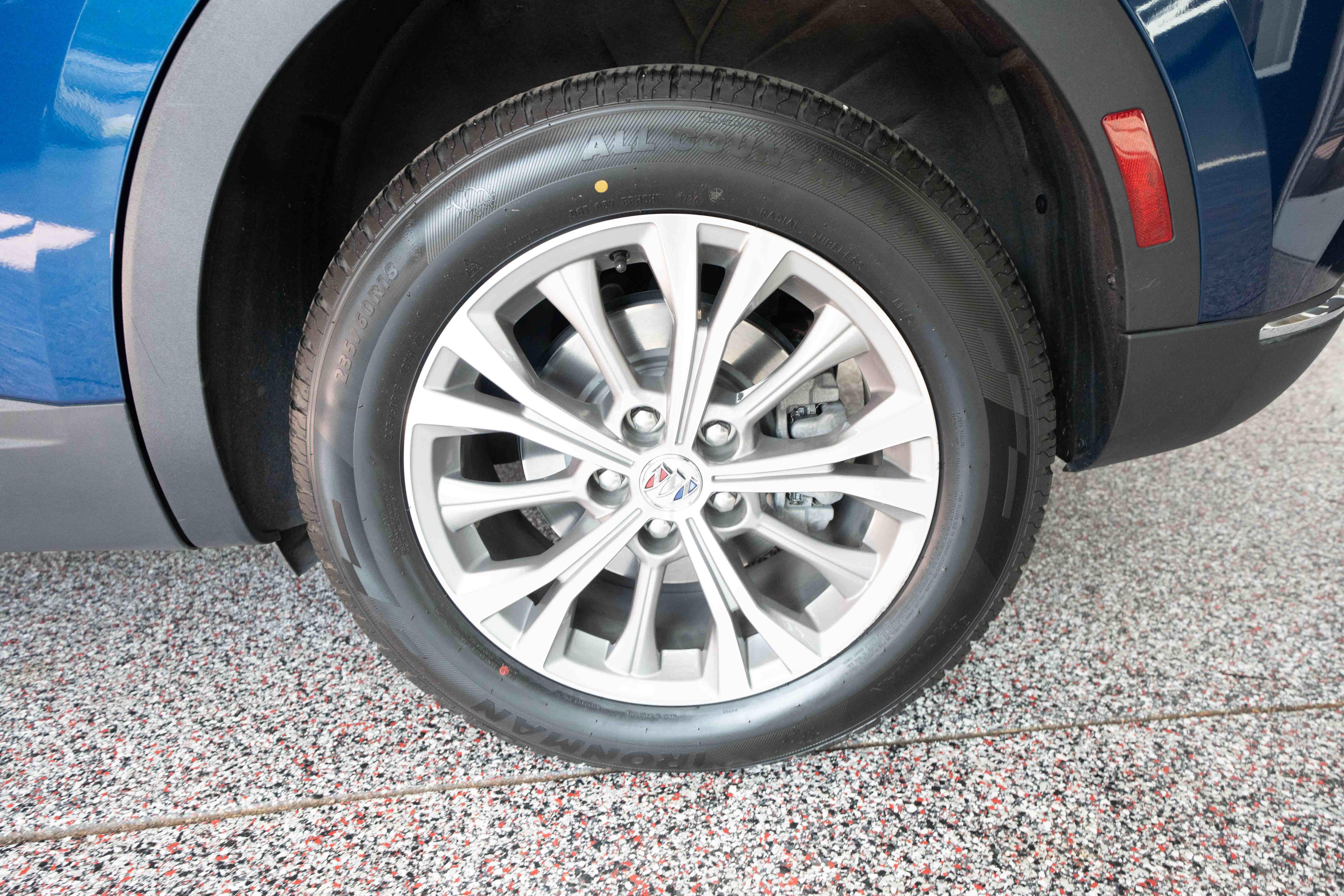 Used 2023 Buick Envision Preferred AWD/4WD image 31