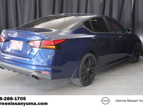 Used 2021 Nissan Altima 2.0 SR FWD image 13
