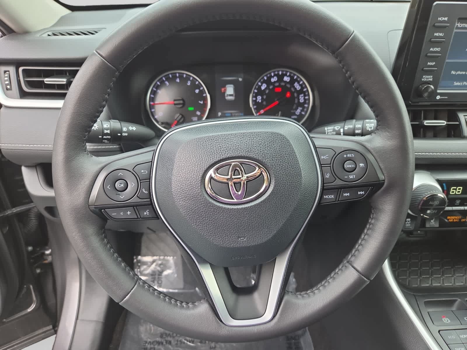 Used 2022 Toyota RAV4 XLE Premium AWD/4WD image 24