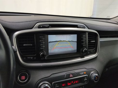 Used 2019 Kia Sorento EX image 29