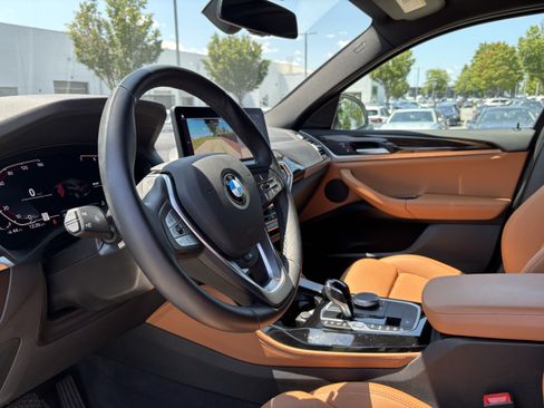 Certified 2025 BMW X4 xDrive30i AWD/4WD image 17