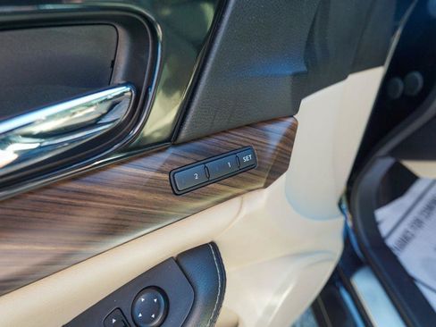 Used 2018 Nissan Maxima Platinum FWD image 17