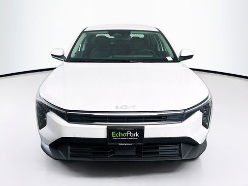 Used 2025 Kia K4 LXS image 2