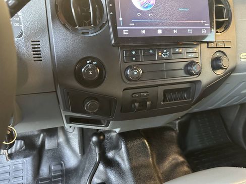Used 2014 Ford F250 XL w/ Power Equipment Group AWD/4WD image 19