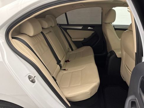 Used 2017 Volkswagen Jetta SE FWD image 33