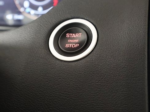 Used 2022 Jaguar E-PACE SE image 39