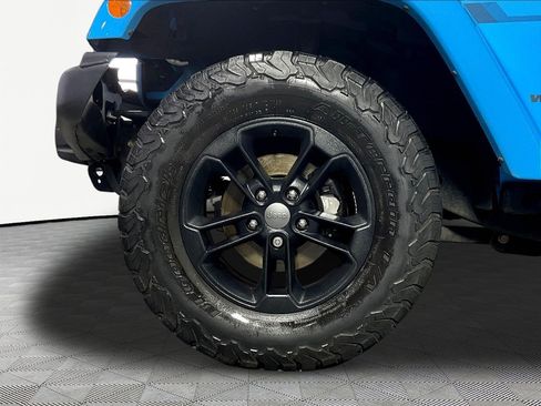 Used 2017 Jeep Wrangler Unlimited Sahara AWD/4WD image 29
