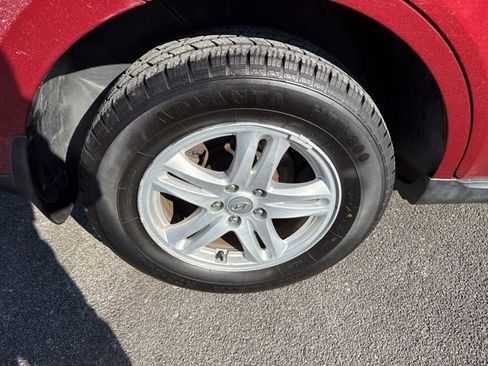 Used 2010 Hyundai Santa Fe GLS image 9