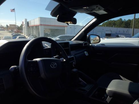 Used 2025 Toyota Tacoma SR image 18