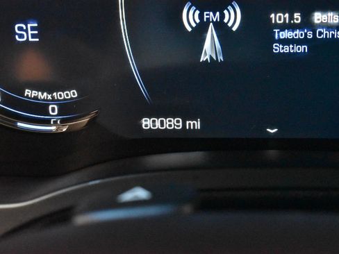 Used 2019 Cadillac Escalade Premium Luxury image 24