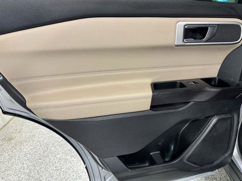 Used 2020 Ford Explorer XLT w/ Equipment Group 202A image 19