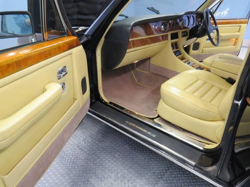 Used 1987 Bentley Turbo R RWD image 34