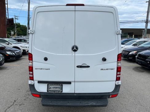 Used 2015 Mercedes-Benz Sprinter 2500 image 4
