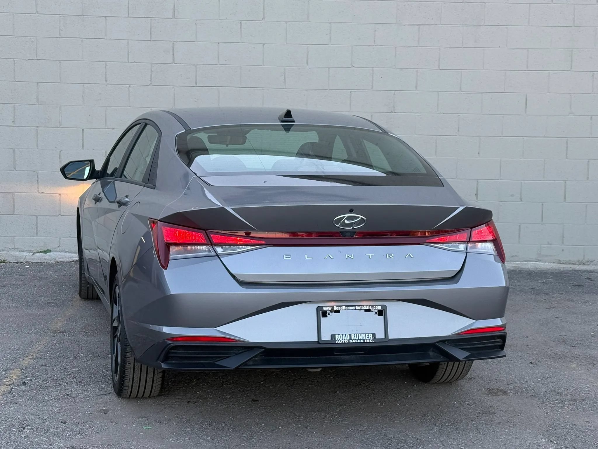 Used 2023 Hyundai Elantra SEL w/ Convenience Package FWD image 5