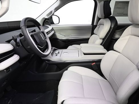 New 2026 Lincoln Navigator Reserve w/ Jet Appearance Package image 13