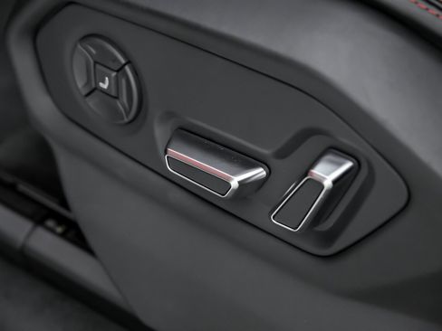 Used 2020 Lamborghini Urus image 26