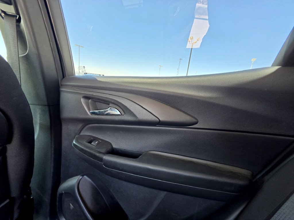 Used 2023 Chevrolet TrailBlazer LT w/ LPO, Blackout Package AWD/4WD image 19