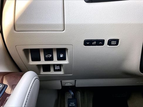 Used 2013 Lexus RX 450h AWD w/ Navigation Pkg image 34